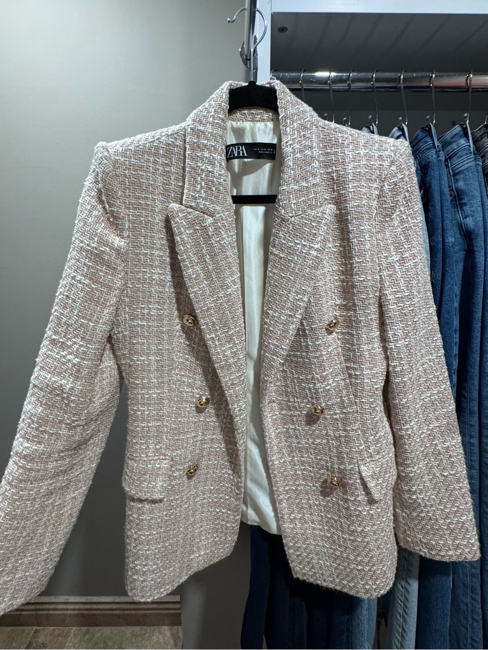 ZARA Pink Tweed Double-Breasted Blazer with Gold Buttons - Picture 2 of 6